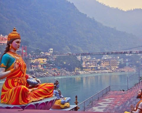 Escape a La India espiritual con yoga y meditación 