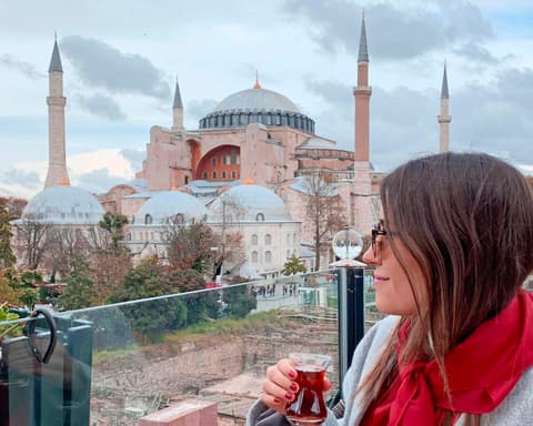 Aventura en Turquía y Dubái con vuelo  (18 a 39 años) 