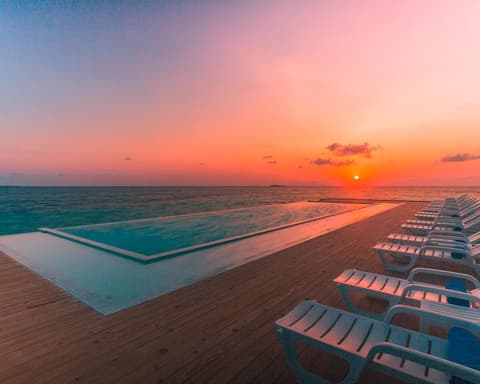 MALDIVE: SEACLUB SANDIES BATHALA RESORT 