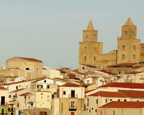 Sicilia: Un Viaggio tra Storia, Arte e Natura