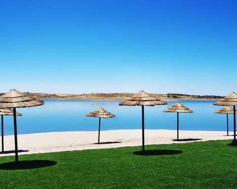 Alqueva com almoço na Aldeia da Luz