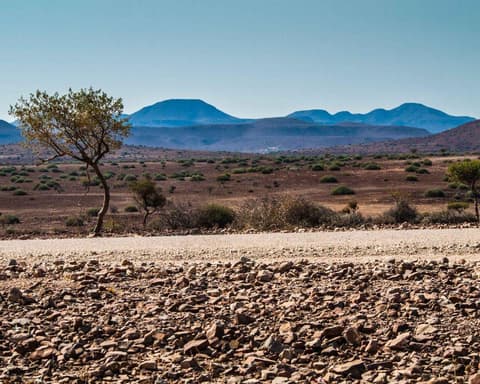 EXPLORE Namibia, Tra Due Deserti