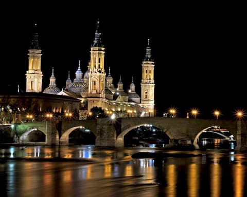 Magia Navideña Zaragoza y Monasterio de Piedra