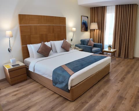 Golden Tulip Muscat, 