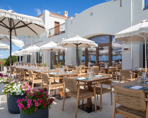 Mangia's Santa Teresa Sardinia, Curio Collection by Hilton, 