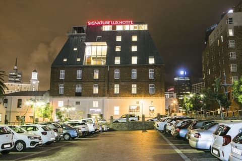 ONOMO Hotel Waterfront, Front of property