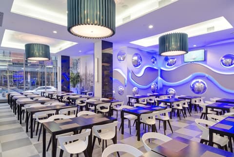 RIU Plaza New York Times Square, Restaurant