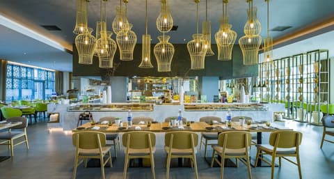 Novotel Muscat Airport, Restaurant