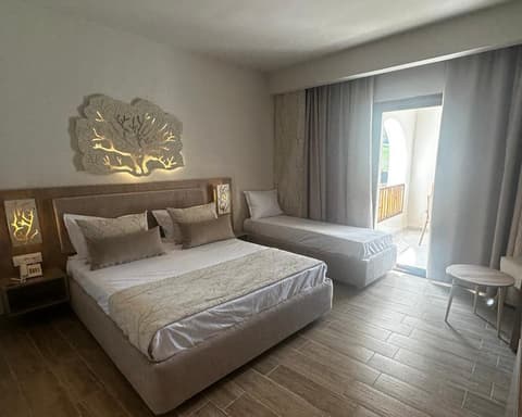 CHARME HOTELS LA FORET AIN DRAHAM, 