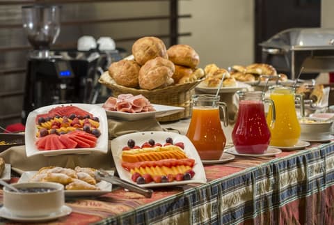 Rey Palace Hotel, Buffet