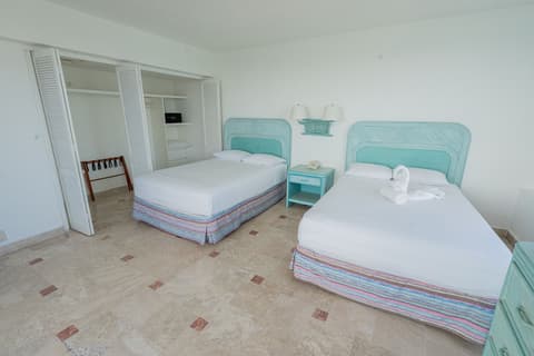 *Playa Suites, Room
