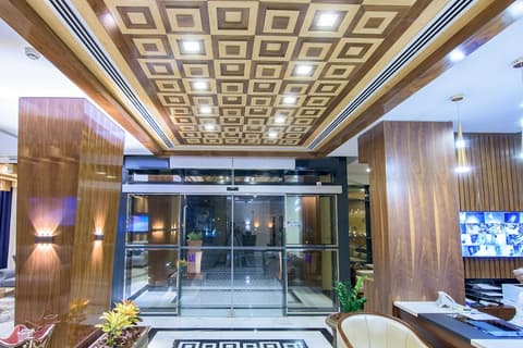 Muscat Gate Hotel, Interior entrance