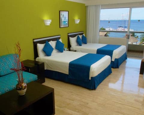 Aquamarina Beach Hotel Cancun, 