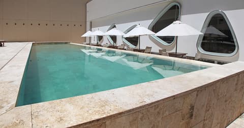 Dazzler Recoleta, PIS