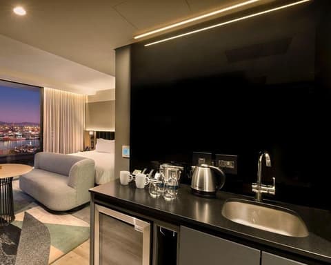 Rockefeller Hotel & Residence, 