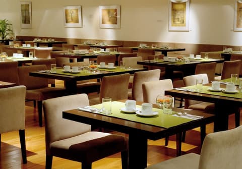 Dazzler by Wyndham Buenos Aires San Martin, Área de desayuno