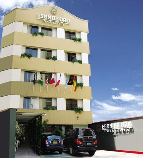 Leon de Oro Inn and Suites, GEN