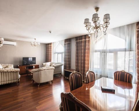 SHEKI PALACE HOTEL , 