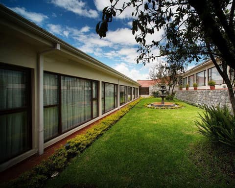 QUINDELOMA ART HOTEL & GALLERY, 