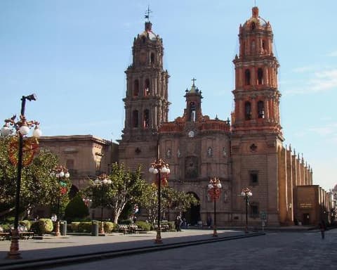 Carnaval 3 Destinos 2026 (Sucre, Potosí, Uyuni) - Desde Santa Cruz