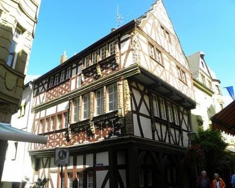 AMSTERDAM, ALEMANIA Y EL ESTE EUROPEO (Viernes)