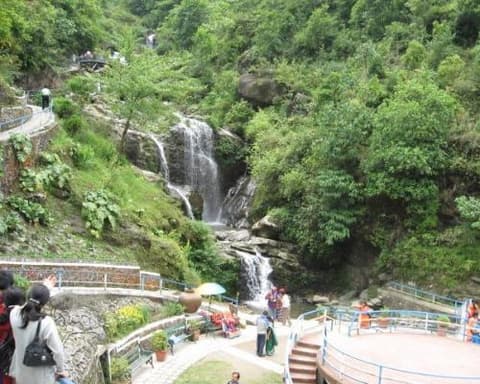 INDIA SIKKIM Y BUTAN: PAISAJES DEL HIMALAYA (Martes, Viernes)