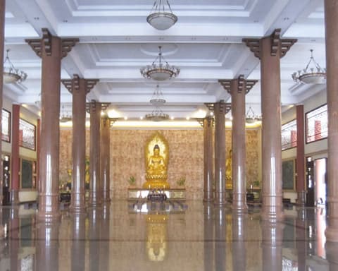 Aventura y Cultura en Sumatra: De Medan al Lago Toba en 5 Días