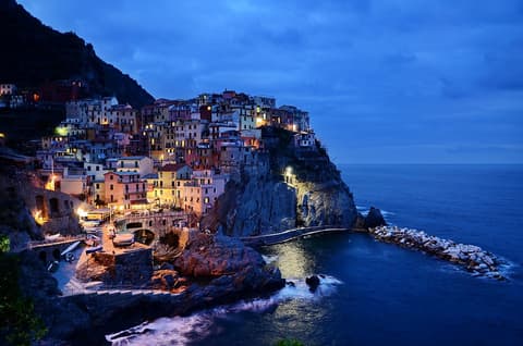 Italia de la Toscana a Cinque Terre: vinos, pueblos y paseos inolvidables. (Tours en Ingles)