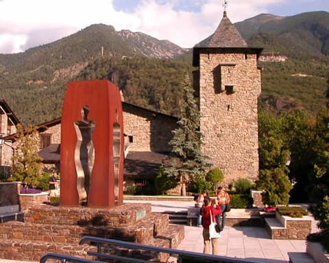 Andorra en Familia: Naturaleza, Aventura y Cultura en los Pirineos