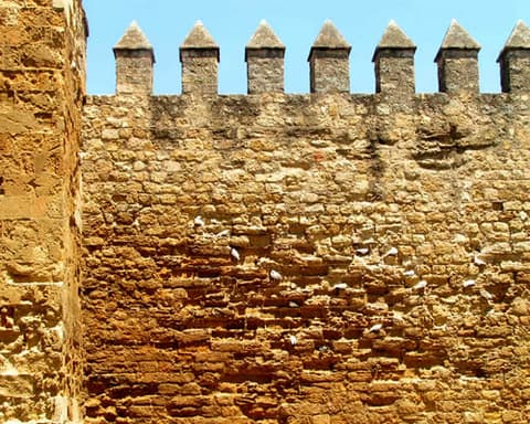 Conoce los Patios de Córdoba (desde otros orígenes Vitoria y Murcia)