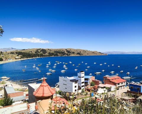 Los Portales del Sol: Ruta Sagrada por el Titicaca y los Misterios Andinos