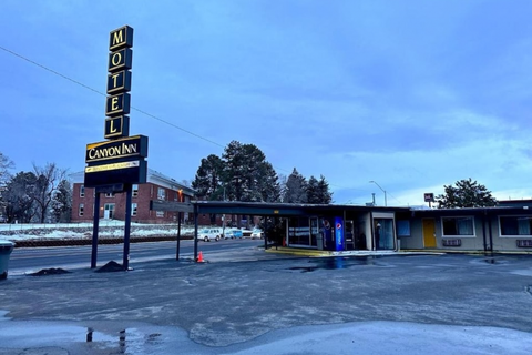 Canyon Inn Motel By OYO Flagstaff Route-66, 