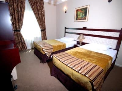 Al Bustan Tower Hotel Suites, 