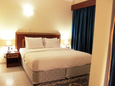 Montreal Naif Hotel, 