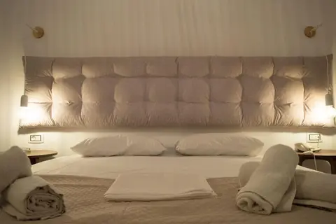 Paradise Beach Hotel / Annex Apartments, 