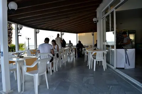 Paradise Beach Hotel / Annex Apartments, 