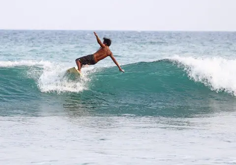 Recorrido por la playa de la costa sur