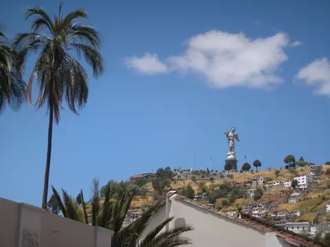 Autotour: Descubre Ecuador a tu Manera 10 Días