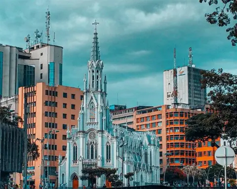 Cali a la Carta 04 Días / 03 Noches