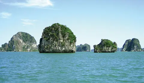 Kreuzfahrt mit der Dschunke durch die Halong Bucht