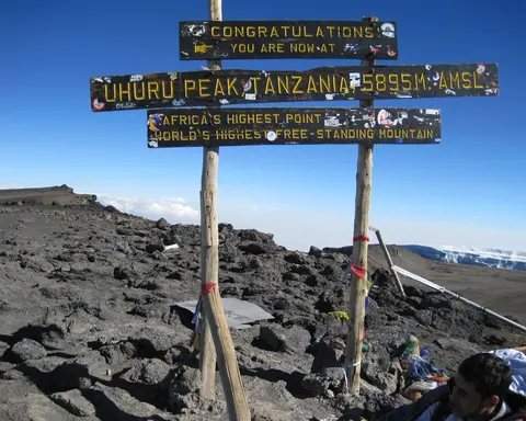 Gruppentour "Kilimandscharo Besteigung - Machame Route"