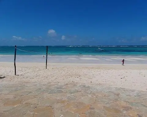 PS - Le Kenya entre deux mondes : Océan Indien & Terre Rouge (en Minibus)