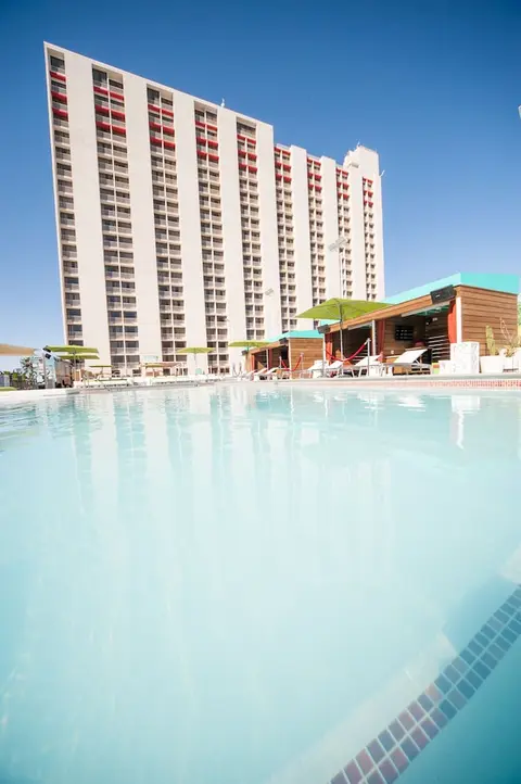 Plaza Hotel & Casino, Pool
