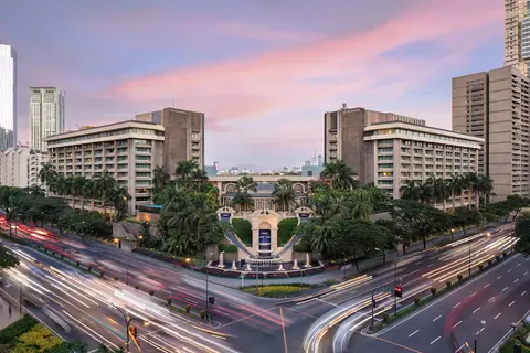 The Peninsula Manila, Exterior