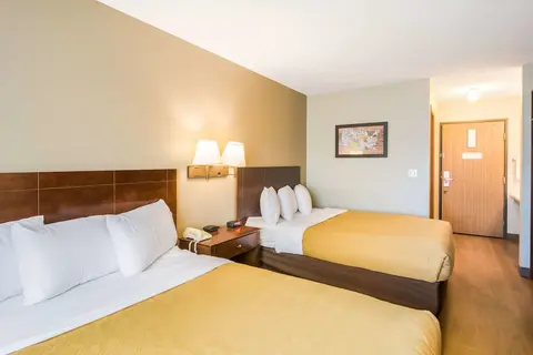 Econo Lodge Duluth near Miller Hill Mall, Room
