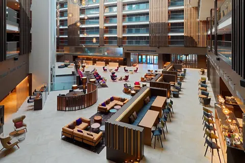 Sheraton Grand Tbilisi Metechi Palace, Lobby