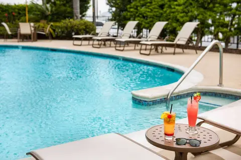 Hilton San Diego Airport/Harbor Island, Pool