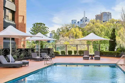 Pullman Melbourne on the Park, Pool