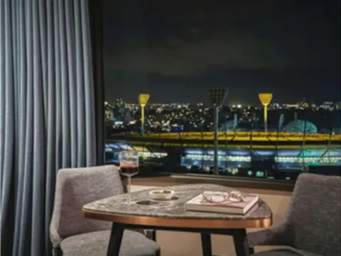 Pullman Melbourne on the Park, Room