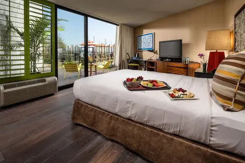 Hotel Maya, Room
